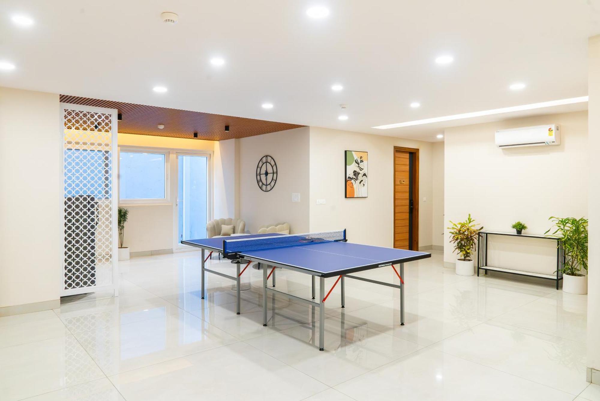 Hotel Housr Sector 45 Gurgaon Near Artemis Hospital Exterior foto